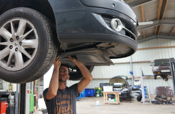 mécanicien réparation mécanique auto à garage ad à cesson-sévigné